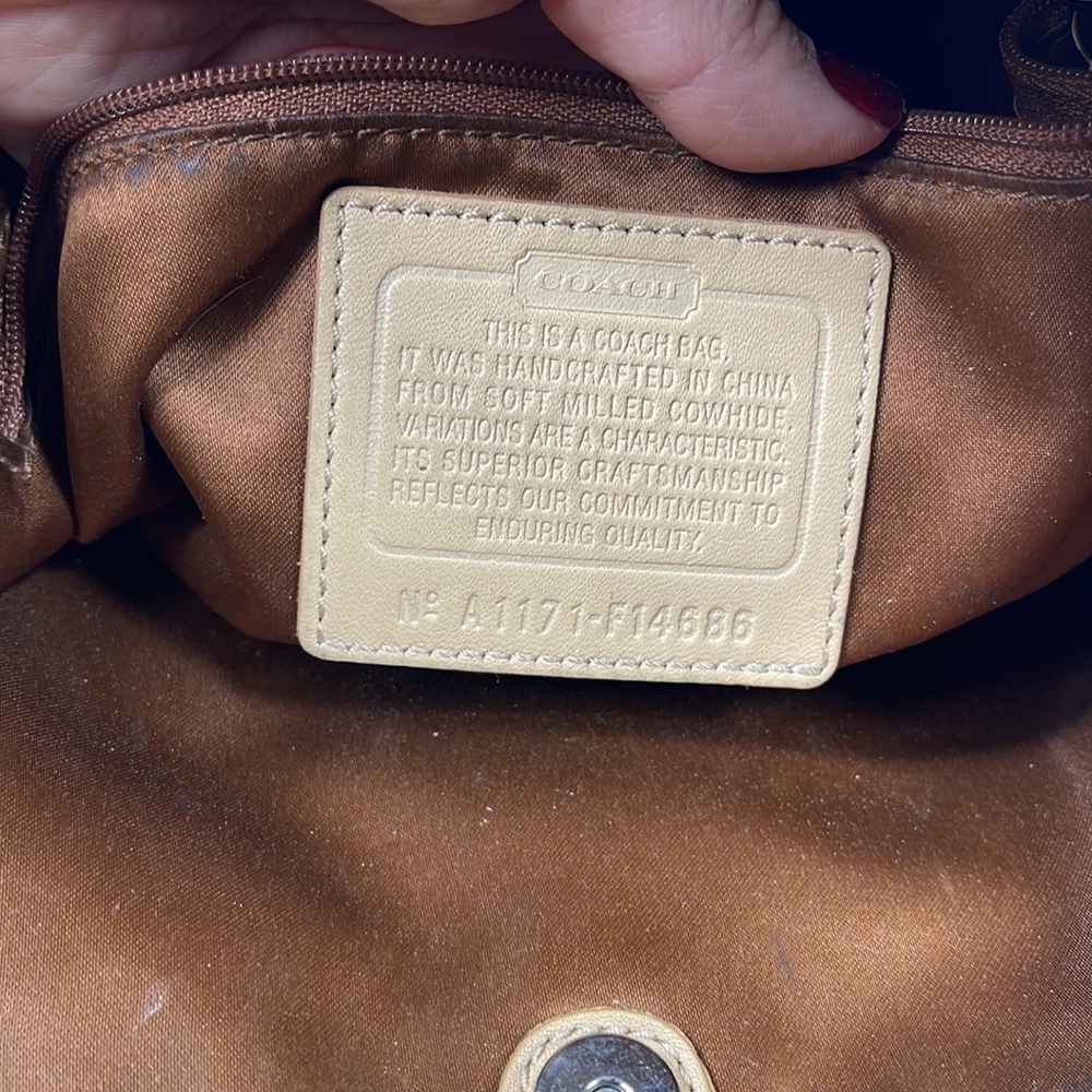 Coach Leather Beige Shoulder Purse Ruffle Trim - Picture 11 of 14